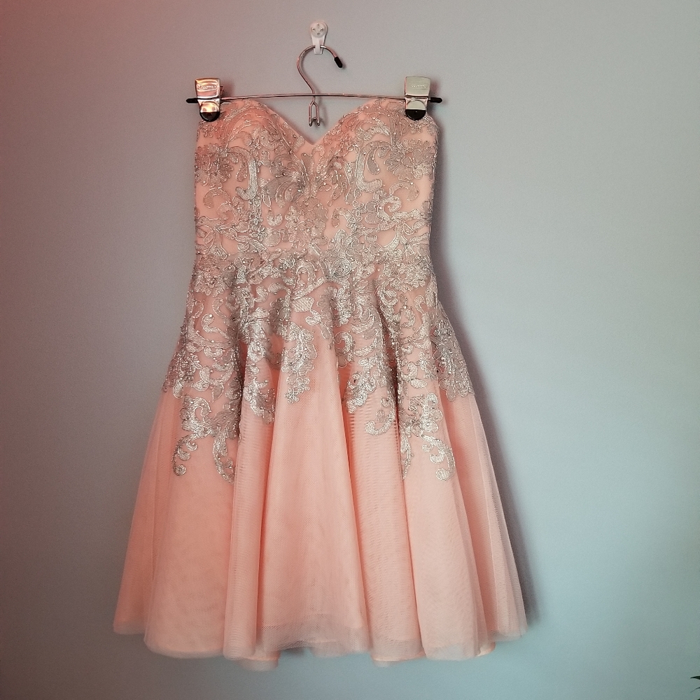Bee Dalia Sweetheart Neckline Babydoll Dress